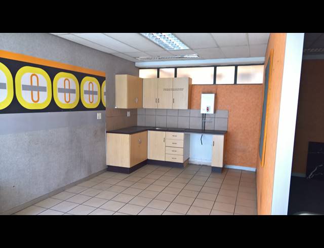 4,400M² BUILDING TO LET IN BEDFORDVIEW